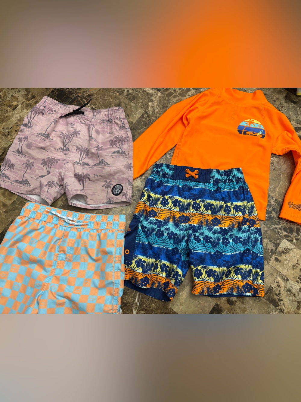 Bundles of 3 swimming shorts 4 years Volcom - UV skinz & George